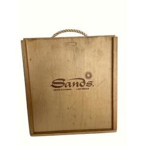 Vintage! Las Vegas Sands Hotel and Casino, Wooden Guest Liquor‎ Gift Box